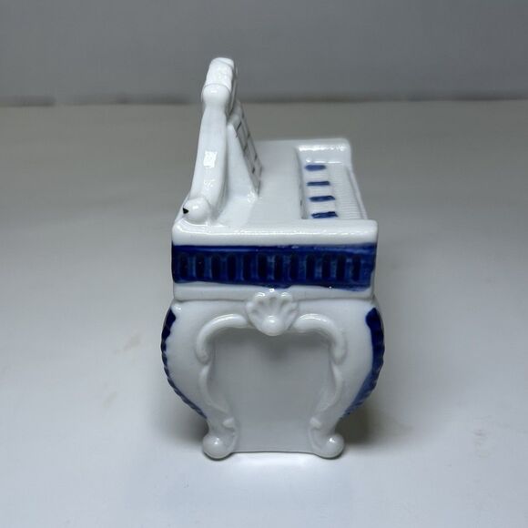 Vintage Victorian/Colonial Couple Playing Music Figurine White/Blue (3 Pc Set) - Picture 13 of 13